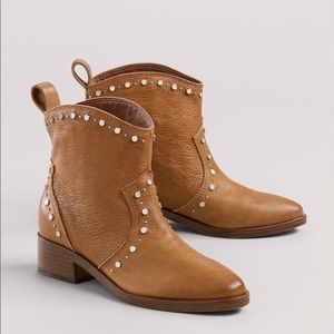 Dolce Vita Tan Booties